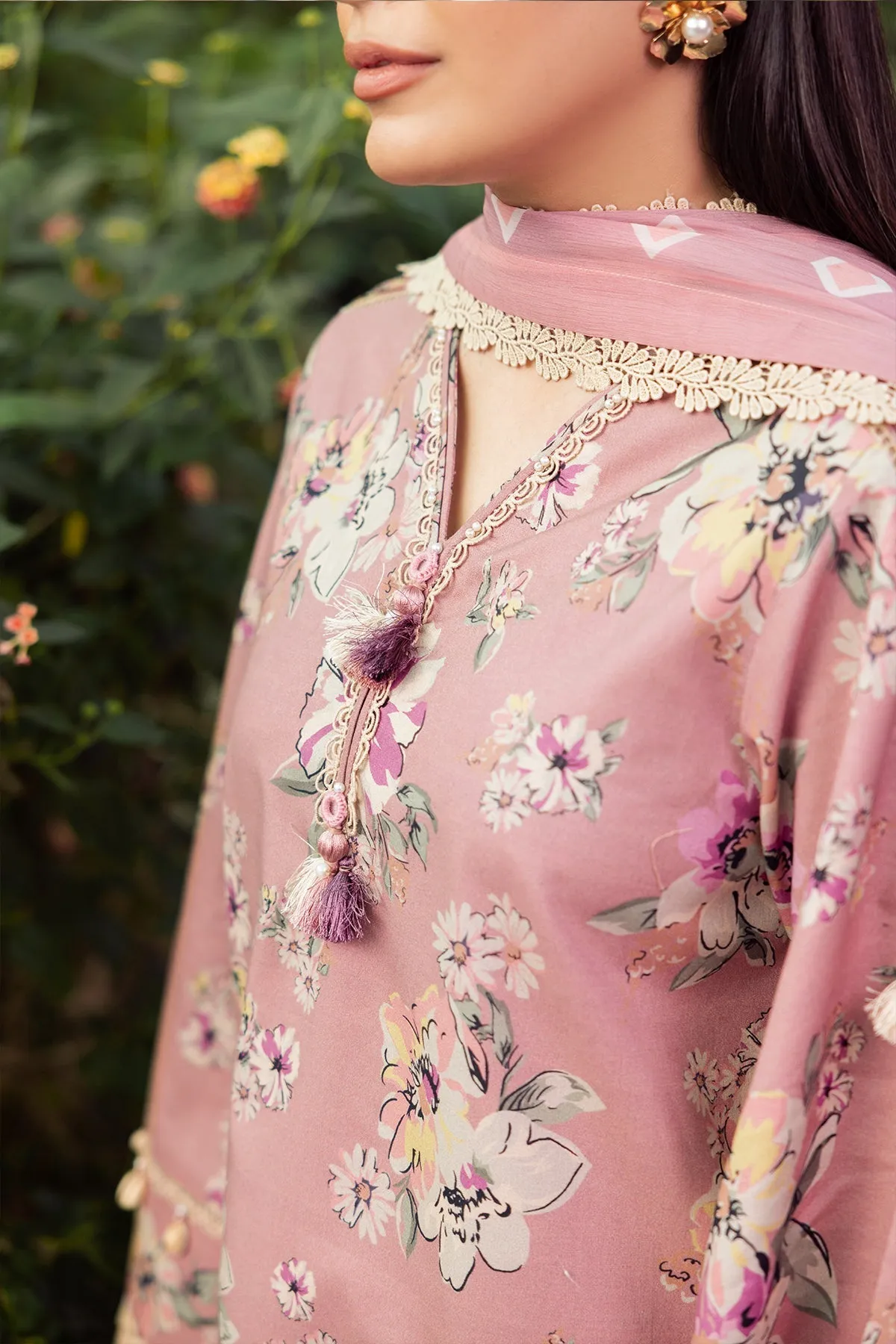 Alizeh Sheen Lawn Prints – AF-PL-6011-Camelia