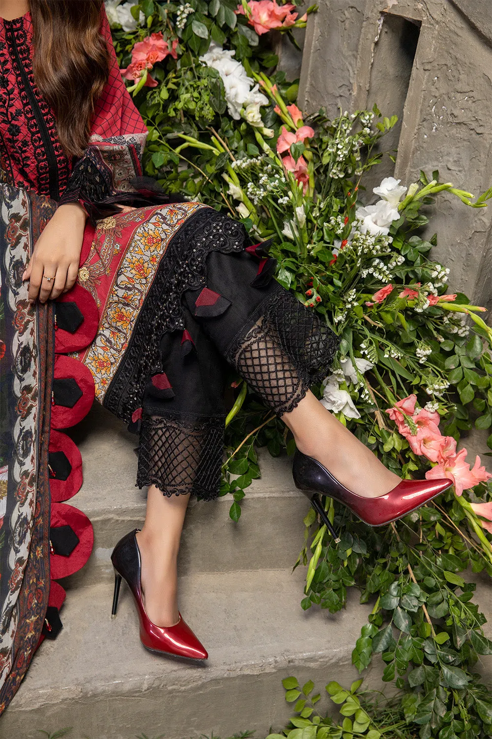 Azure Luxury Lawn Collection 2022 – Scarlet