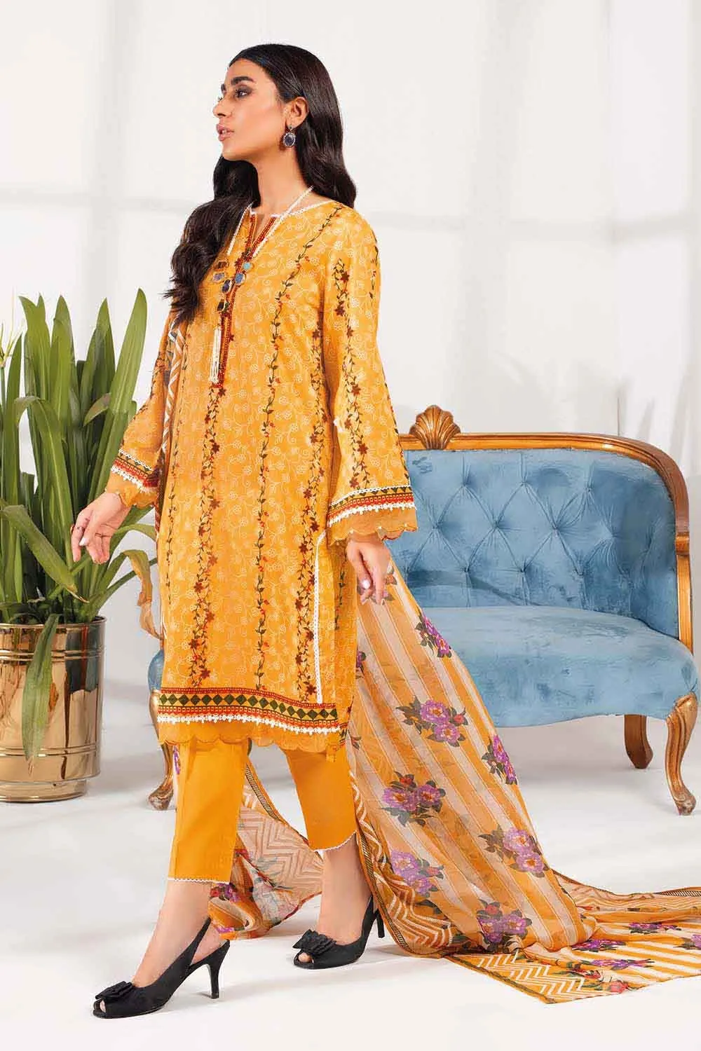 Gul Ahmed Summer 2022 · Premium Collection – 3PC Lawn Digital Printed Suit With Schiffli Embroidered Chiffon Dupatta BCT-46