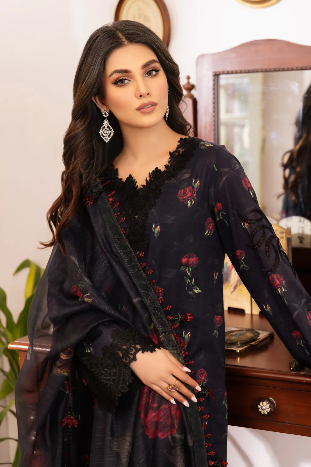Iznik Dastaan Lawn Collection – IDL-04 Dimah