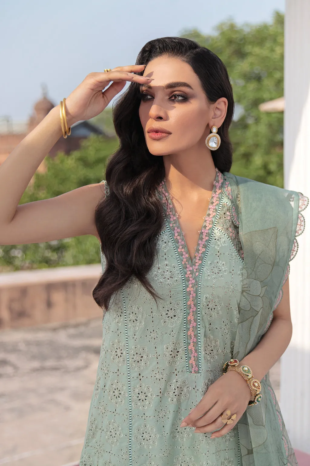 IZNiK Mizaj Festive Eid Lawn Collection 2022  – ML-07 Inaya