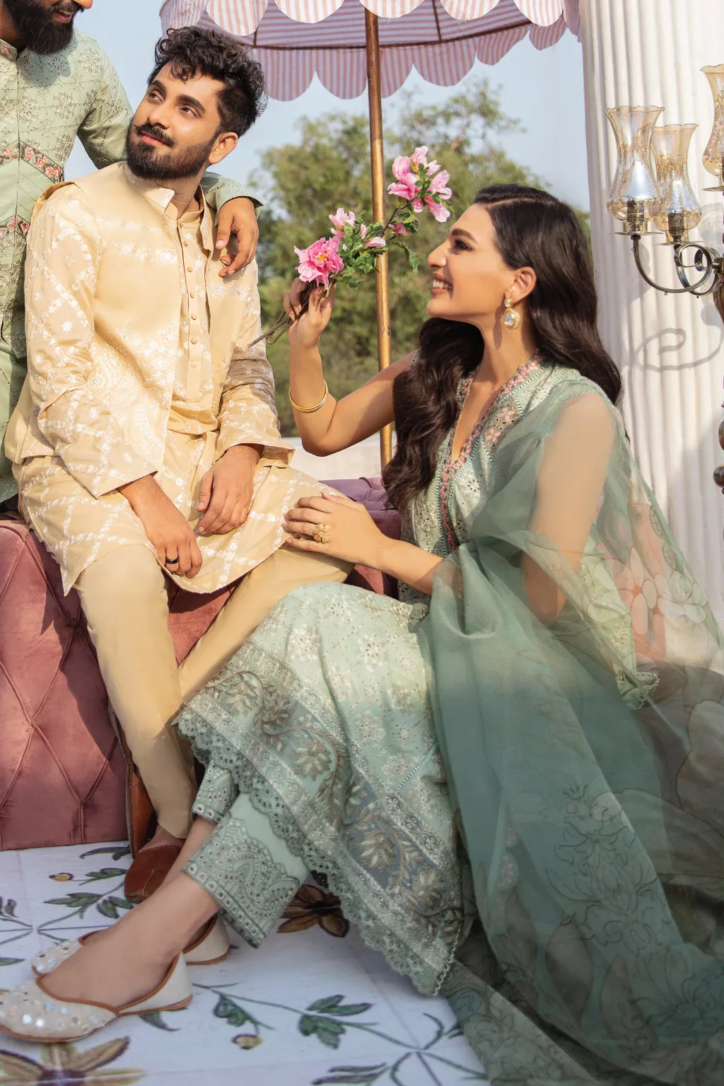 IZNiK Mizaj Festive Eid Lawn Collection 2022  – ML-07 Inaya