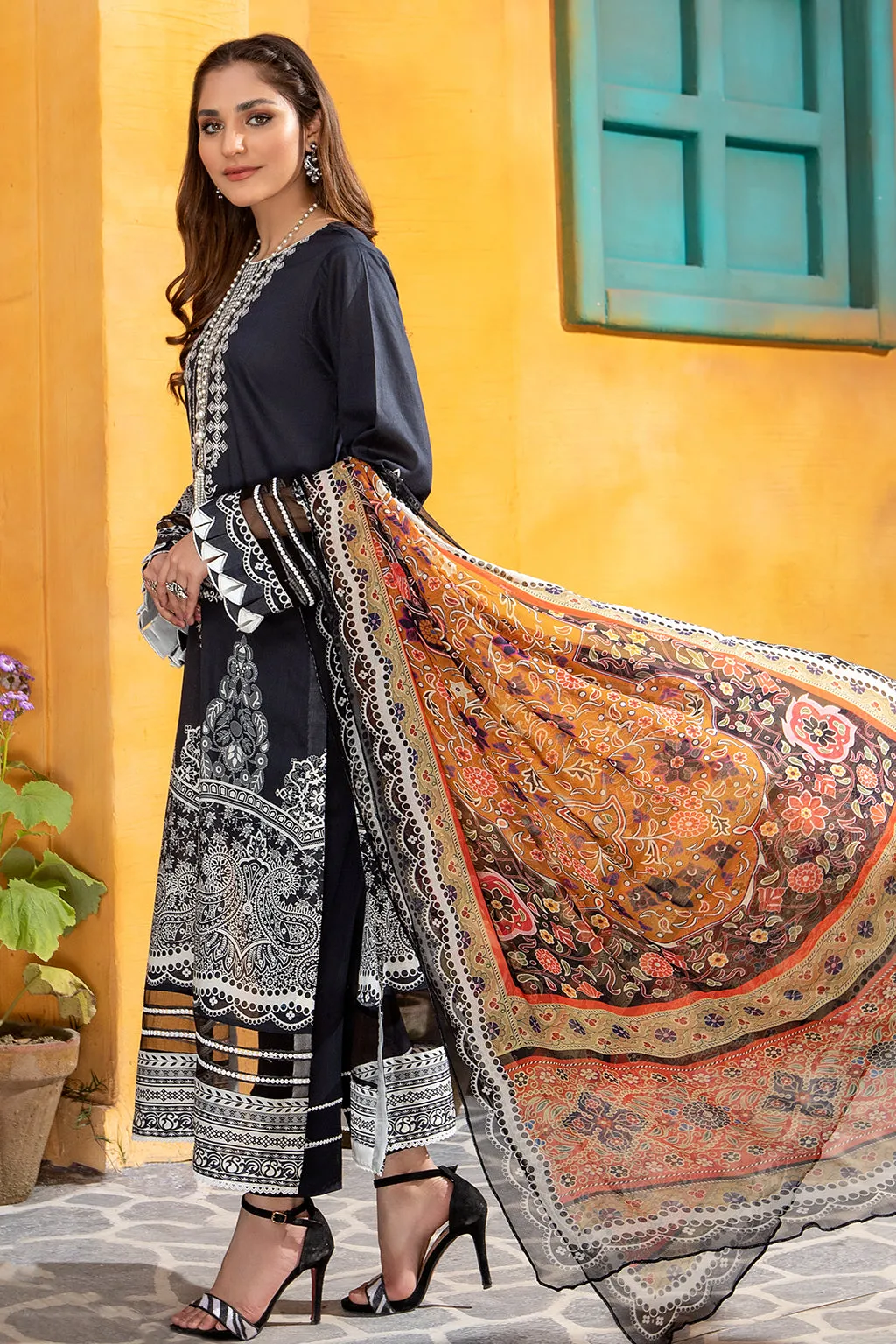 Jahanara Summer Lawn Collection 2022 – J16-04 Black