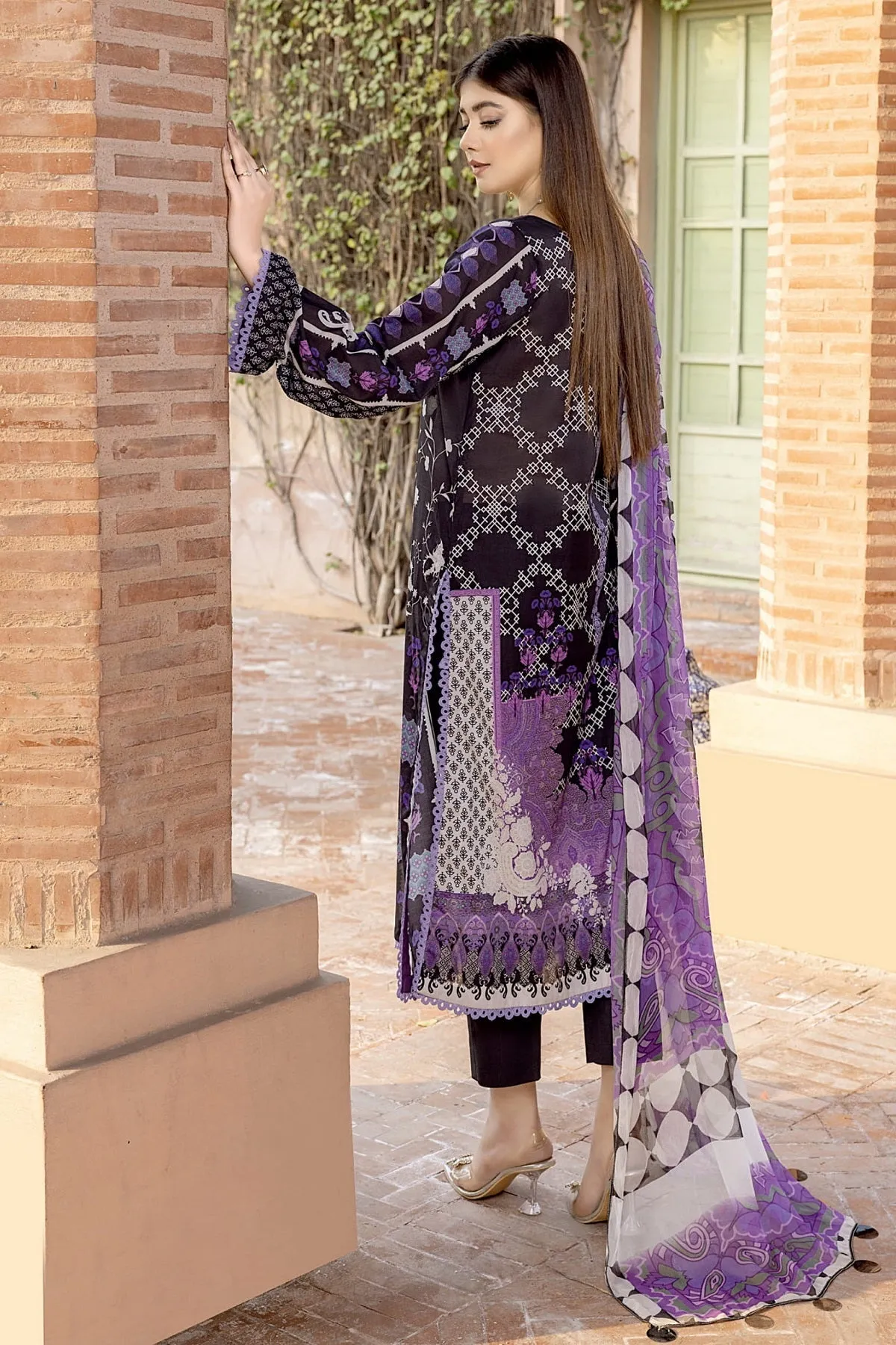 Quas by Charizma C-Prints Lawn Collection – QBW-05