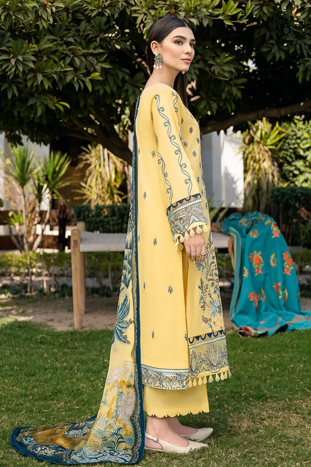 Ramsha Andaaz Lawn Collection – Z-404