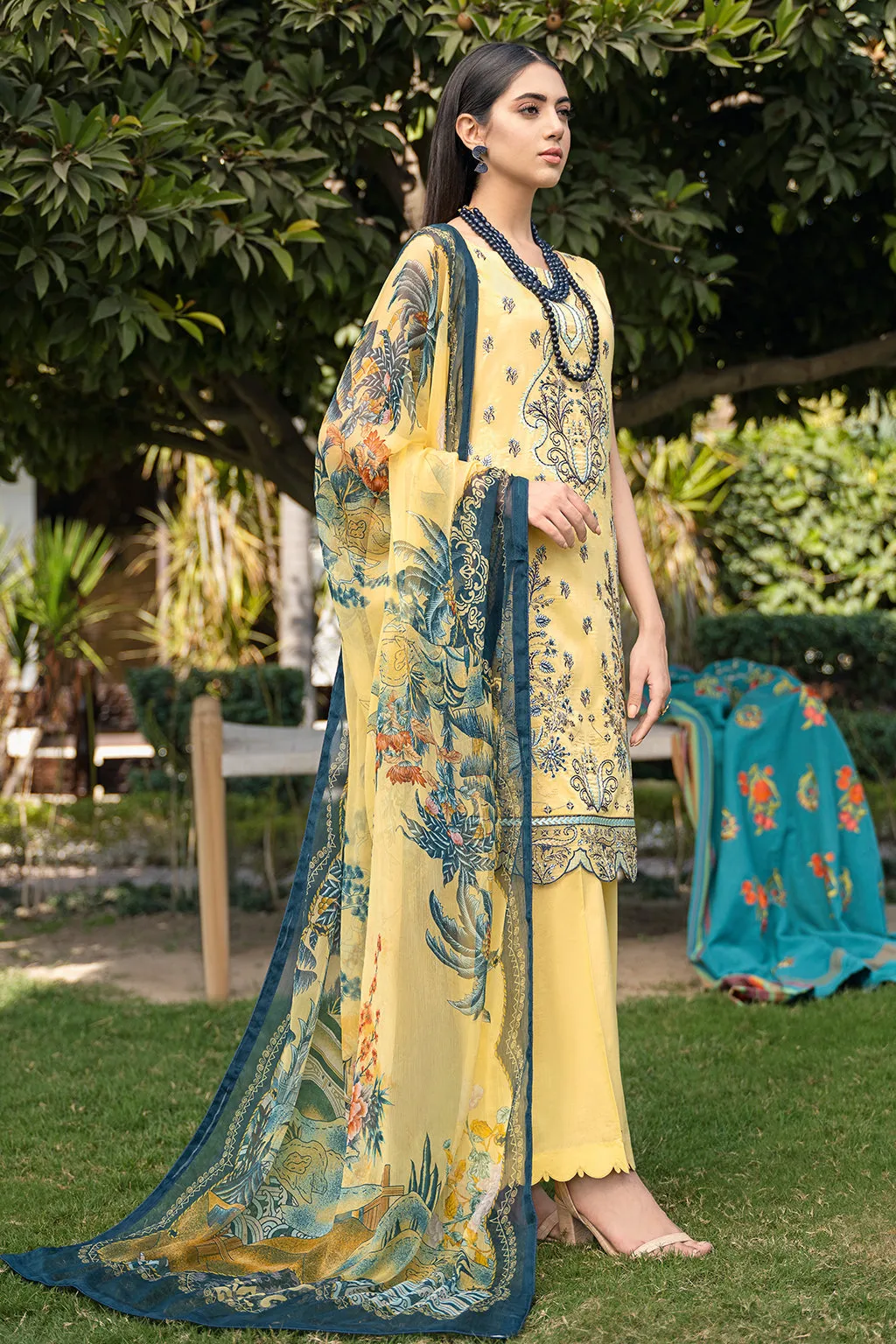 Ramsha Andaaz Lawn Collection – Z-404